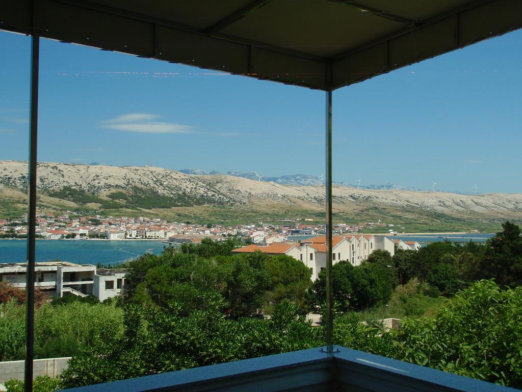 Apartments Ariana Pag Town Pokoj fotografie