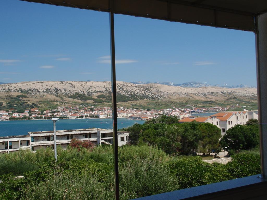 Apartments Ariana Pag Town Pokoj fotografie
