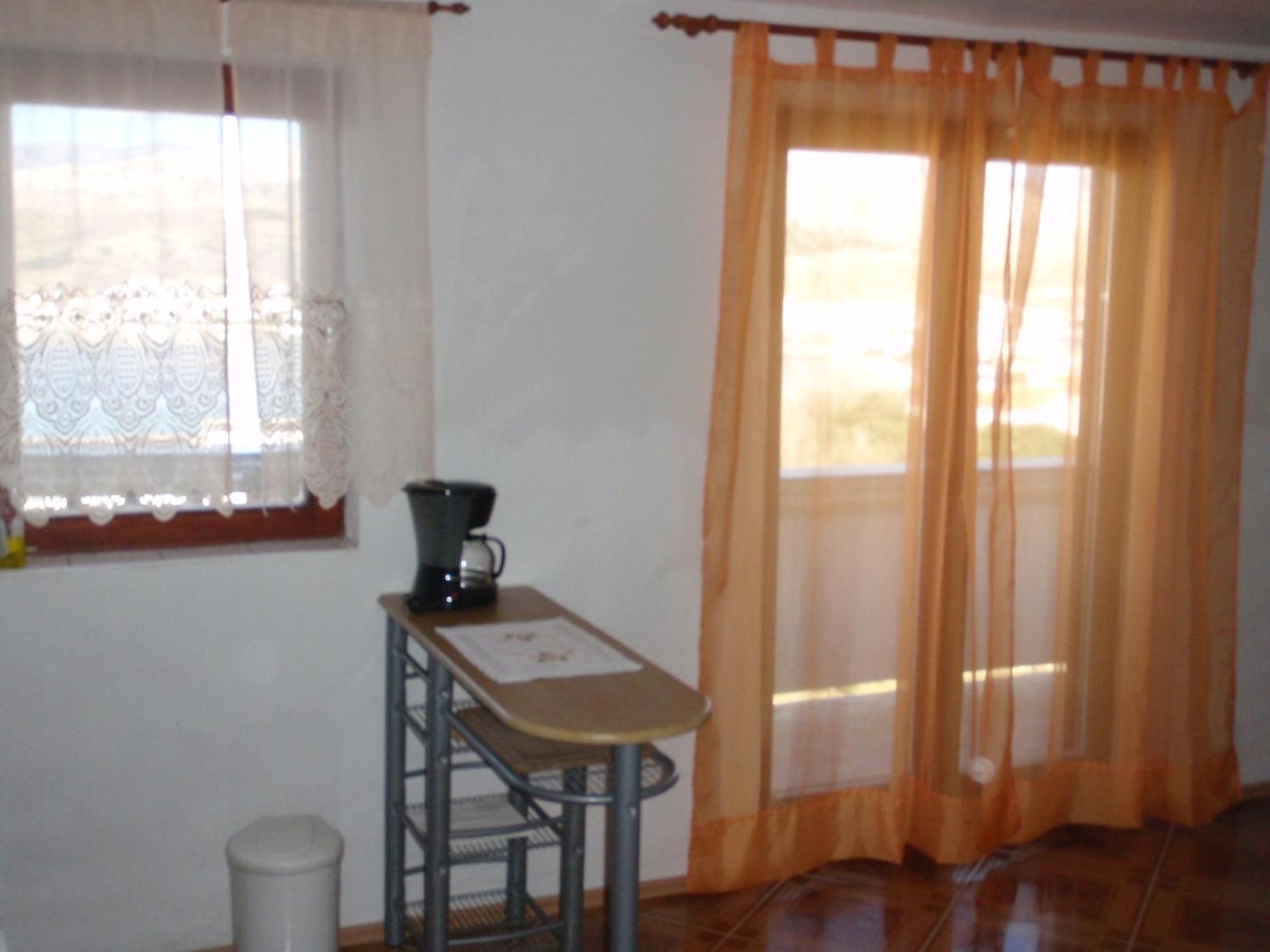 Apartments Ariana Pag Town Pokoj fotografie